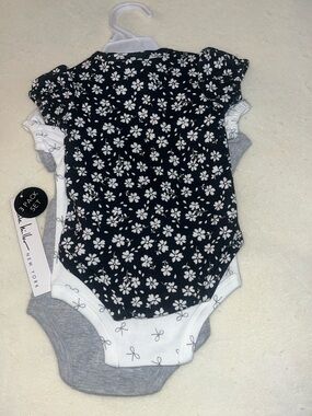 Nicole Miller New York NWT 3 pack Baby Onesie - Heather Gray, white, blue.